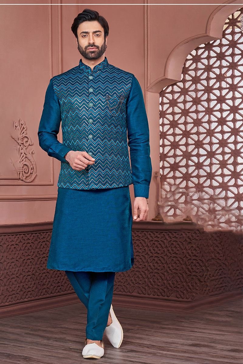 Men’s Classic Ethnic Kurta & Churidar Set – Boutique Collection
